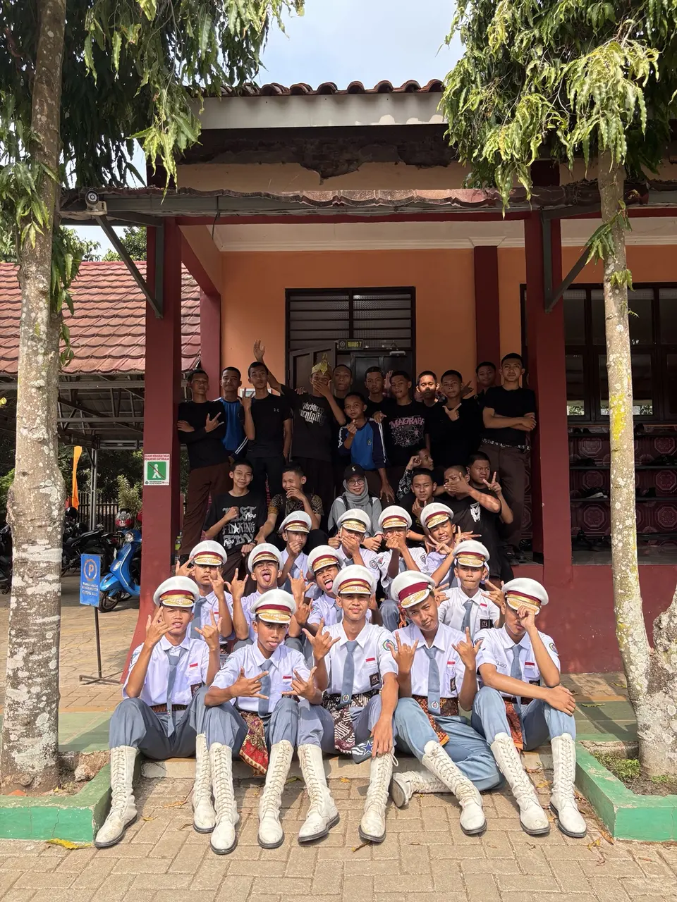 Satu barisan, satu kelas